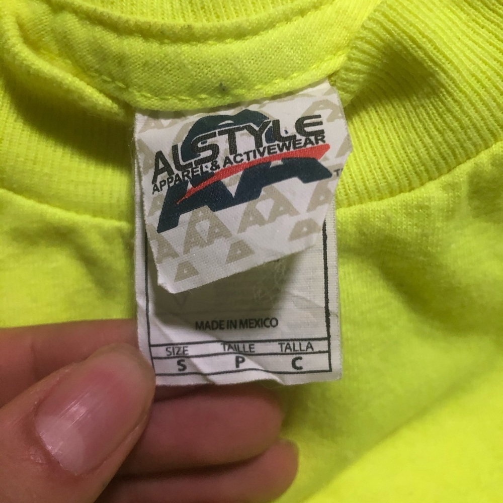 Two basic neon green shirts - Picture 3 of 5